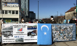 Uygur Türklerinden Volkswagen protestosu