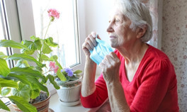 Pandemide yaşlılar gençlere nazaran daha mutlu kalmayı nasıl başardı