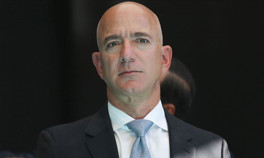 Jeff Bezos, 82 yaşındaki eski kadın pilotu uzay yolculuğuna davet etti