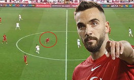 Türkiye - Karadağ maçında herkesin atladığı detay Kenan Karaman ayakkabısını bağlayınca...