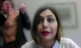 Yunan vekil alay konusu oldu Toplantı sırasında aniden soyunmaya başladı...