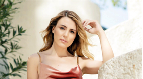 Hamile kadın göbeğini gererek gezemez mi