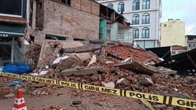 Balıkesir’in Sındırgı ilçesinde 6.1 büyüklüğünde deprem Enkaz alanları görüntülendi Balıkesir’in Sındırgı ilçesinde 6.1 büyüklüğünde deprem Enkaz alanları görüntülendi
