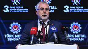 Bakan Işıkhan: Dijital bağımlılık ciddi bir tehdit