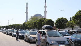 Kapıkule'de hareketlilik! 289 bin araç Türkiye’ye giriş yaptı
