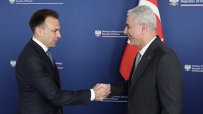 Türkiye-Polonya ticaretinde hedef büyüdü! Bakan Bolat açıkladı