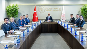 Bakan Uraloğlu, Türk Telekom, Turkcell ve Vodafone yöneticileri ile görüştü