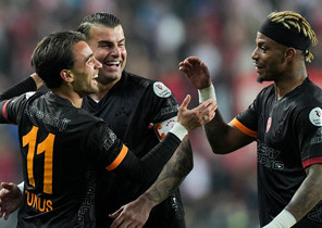 Lider Galatasaray, Antalyaspor maçında şampiyonluğunu ilan etmek için mücadele verecek