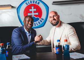 Yaya Toure, Slovan Bratislava'nın yeni teknik direktörü oldu