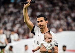 Necip Uysaldan Beşiktaşa duygusal veda