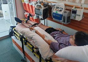 Lerosta rahatsızlanan 14 yaşındaki Türk genci deniz ambulansıyla Bodruma getirildi