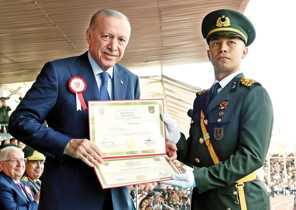 Erdoğan: Savunma sanayiinde kendimizle yarışıyoruz