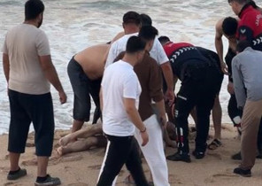Kıyıda oturuyordu dalgalar yuttu Karaburunda 58 yaşındaki adam hayatını kaybetti