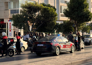 İzmirde bankada rehine krizi Gözaltına alındı