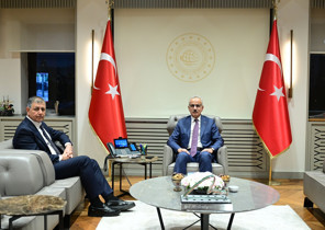 Bakan Uraloğlu, İzmir Büyükşehir Belediye Başkanı Tugayı kabul etti