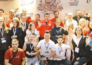 Selçuk Bayraktar Radyo D’ye konuk oldu: Burası bir misyon festivali