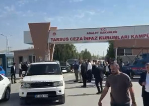 Özgür Özel, Vahap Seçer’i cezaevinde ziyaret etti