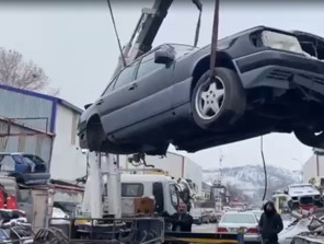 Ankara’da yurt dışından gelen araçları parça parça söken hurdacılara operasyon; 2 gözaltı