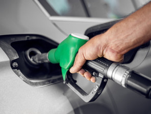 Akaryakıt fiyatları 15 Mayıs 2026 tablosu güncel | Benzine ve motorine (mazota) zam yada indirim var mı Mazot ve benzin fiyatları ne kadar, kaç TL İşte İstanbul, Ankara, İzmir ve şehir şehir akaryakıt fiyatları 2026