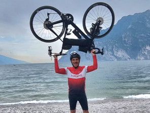 62 yaşında pedallıyor,14 yılda 65 bin kilometreyi devirdi