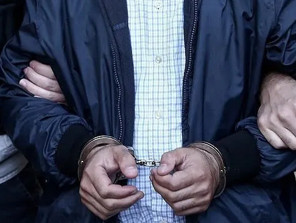4 kişiyi palayla yaralayarak ortalığı kan gölüne çevirdi