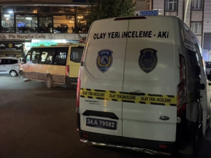 Eşiyle telefonda görüştüğünü iddia ettiği kişiyi vurdu