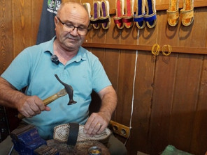 Yılların takunya ustası plastiğe direniyor