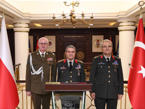 Genelkurmay Başkanı Bayraktaroğlu, Polonya Kara Kuvvetleri Müfettişi Tümgeneral Fajkowskiyi kabul etti