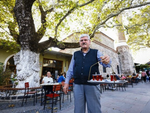 400 yıllık çınarın gölgesinde yarım asırlık kahve geleneği
