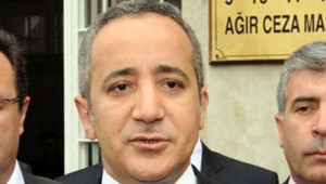 Savcı Fikret Seçen de yurtdışına çıktı