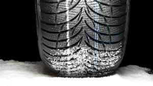 KIŞ LASTİĞİ UYGULAMASI BAŞLAMA TARİHİ 2025 | Zorunlu kış lastiği uygulaması tarihleri 2025 - 2026 ileri alındı || Kış lastiği uygulaması ne zaman başlıyor, kimlere zorunlu