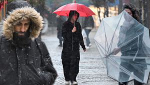 Meteorolojiden kuvvetli sağanak ve fırtına uyarısı: Hava sıcaklığı sert düşüyor | Kar yağışı başladı: Birçok kent yoğun kara teslim oldu