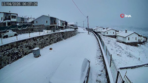 Ankara’da yüksek kesimler ve çevre ilçeler beyaza büründü