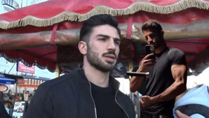 Yakışıklı Mısırcı kim Karaköydeki mısırcı Alper Temel kaç yaşında, nereli