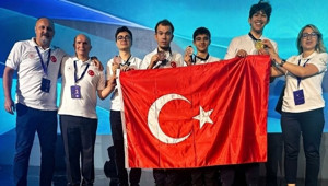 Bakan Bayraktar: Türkiye, INSO 2026da 1 altın ve 3 bronz madalya kazandı
