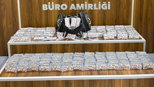 İzmirde 9 bin 184 sentetik ecza ele geçirildi; 1 gözaltı