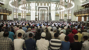 Cuma hutbesi konusu ve PDF metni 14 Ağustos 2026 || Diyanet bu haftaki cuma hutbesini yayınladı: Her Yetim Bir Emanet
