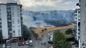 İzmirin Karşıyaka ilçesinde yangın