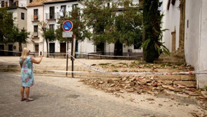 İspanyanın turistik kentinde peş peşe depremler