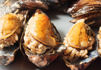 Bir tanesi bile zehirlemek için yeterli! Aynı tezgahtan binlerce kişi yedi neden sadece onlar etkilendi?