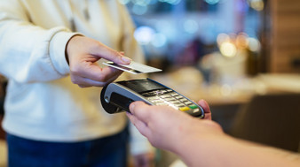 Ticaret ve perakende satış hacmi nisanda arttı