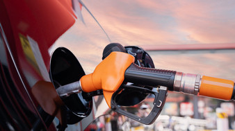 Benzine zam geldi