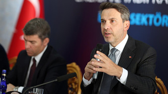Enerji sektöründe bir ilk! Bakan Bayraktar açıkladı: 2027'nin ilk çeyreğinde 'Offshore YEKA İhalesi'ni gerçekleştireceğiz