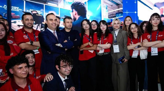 Bakan Kacır ve Selçuk Bayraktar’dan IAC 2026’ya ziyaret! Fergani’nin 6’ncı uydusu yola çıkıyor