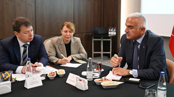 Bakan Ersoy’dan Türkiye-Rusya hava köprüsünü güçlendirme hamlesi