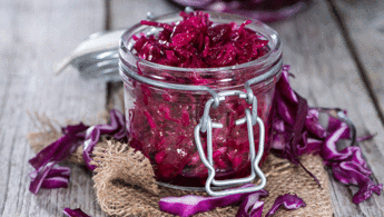 Evde lokanta usulü mor lahana turşusu nasıl yapılır Tuzuyla ekşisiyle tam kıvamında bir mor lahana turşusunun püf noktaları ve tarifi