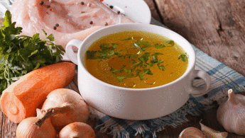 Tavuk suyu nasıl yapılır Ev yapımı tavuk suyu tarifi ve püf noktaları