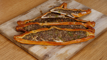 Kıymalı pide tarifi (Videolu)