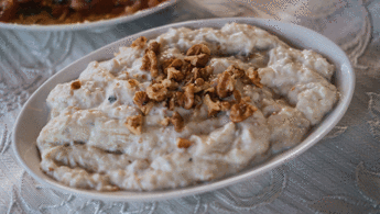 Yoğurtlu köz patlıcan salatası tarifi