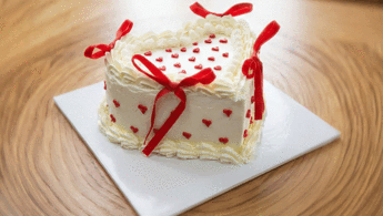 Sevgililer Günü pastası tarifi (Videolu)